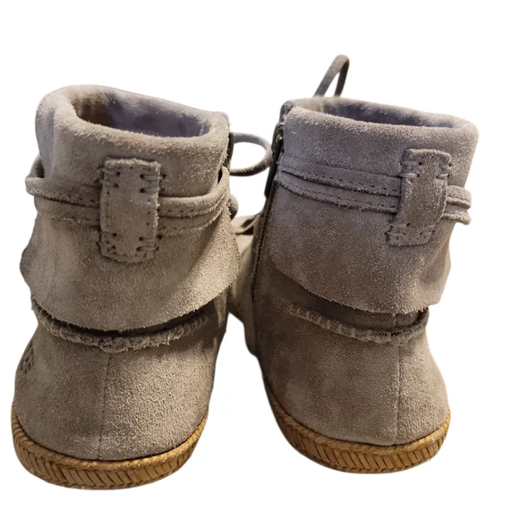 UGG Reid Women's Lace Up Boots - Picture 4 of 7